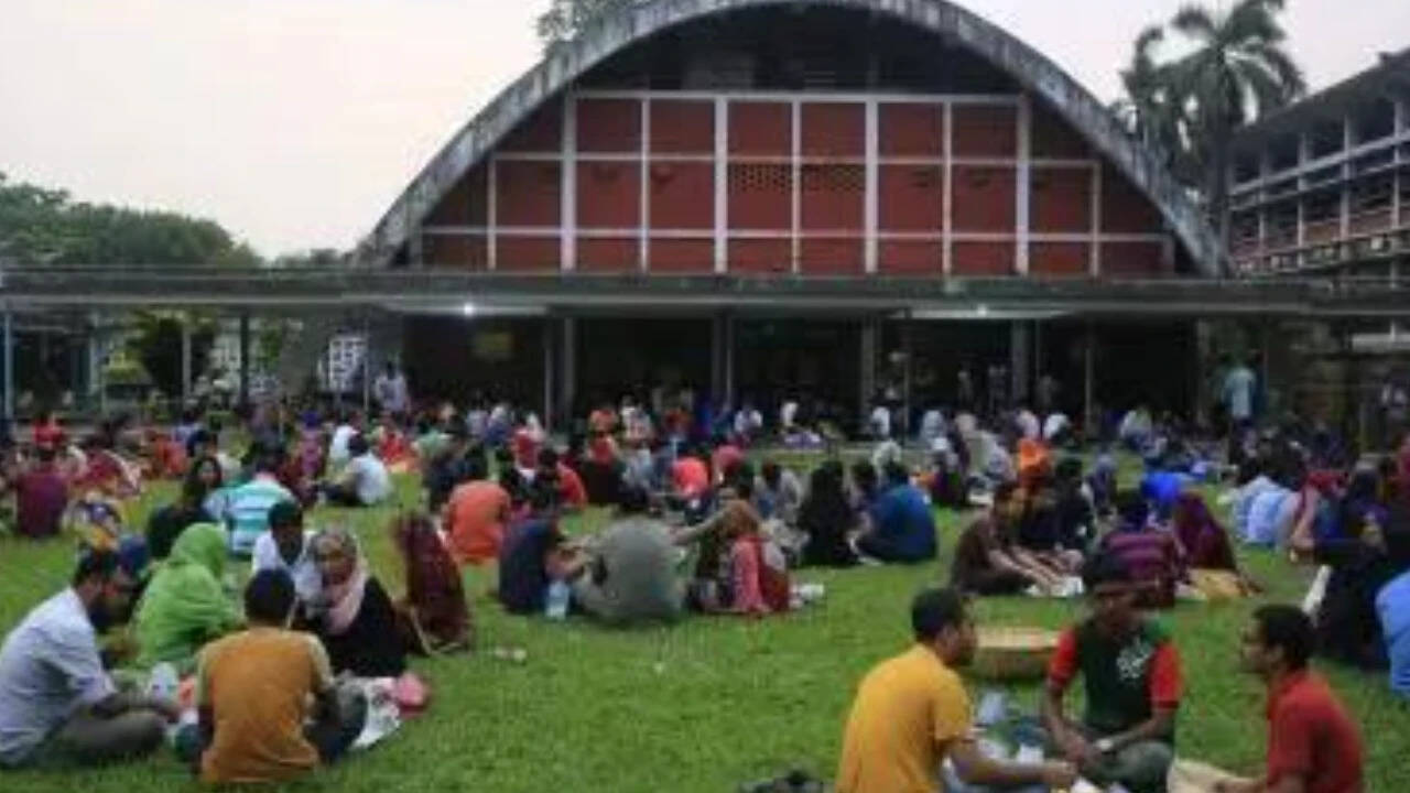 Dhaka University embroiled in row over controversial portraits display