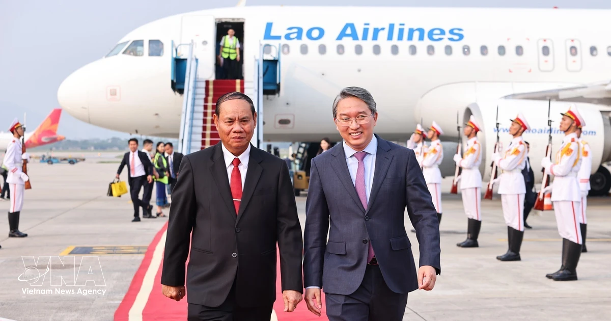 Laotian Communist Party Chief Begins State Visit to Vietnam