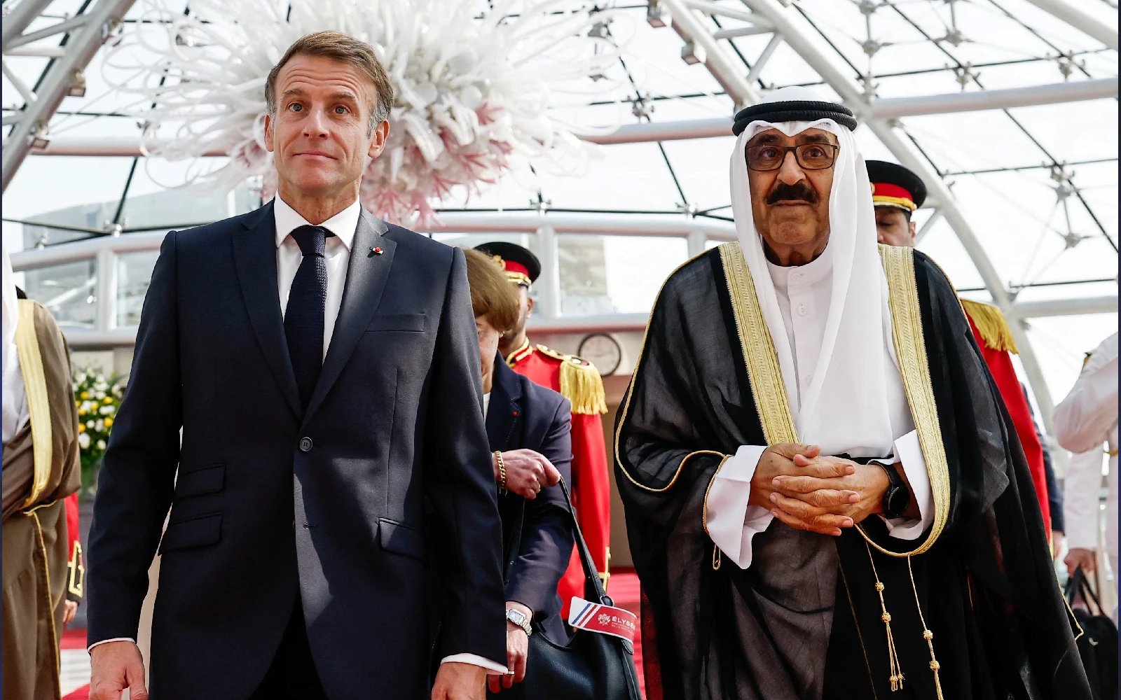Macron memulai lawatan Teluk selepas rusuhan ganas di Perancis