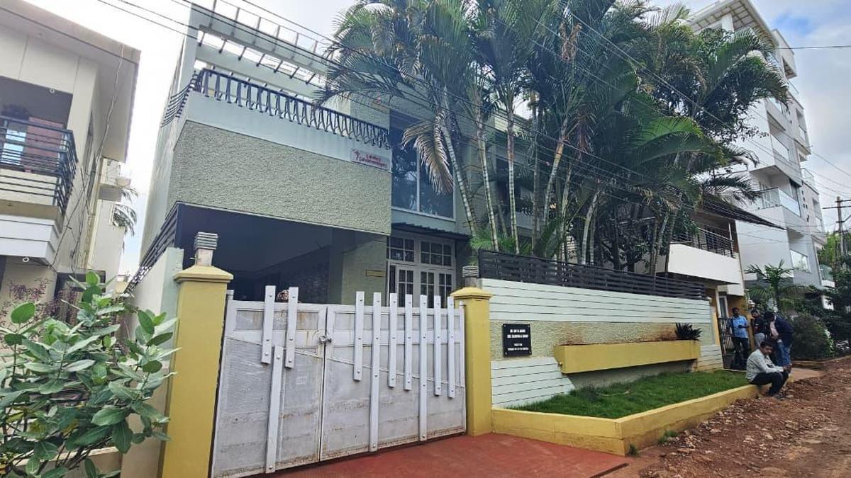 ED conducts raids on Karnataka PWD Minister Jarkiholi's residences