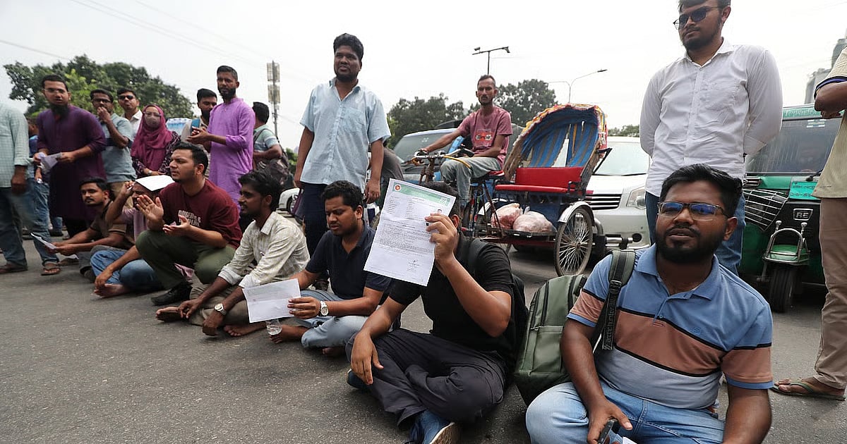 শেষ মুহূর্তে বাতিল হওয়া পরীক্ষা, তিন লক্ষ পরীক্ষার্থী ক্ষতিপূরণ দাবি করছেন