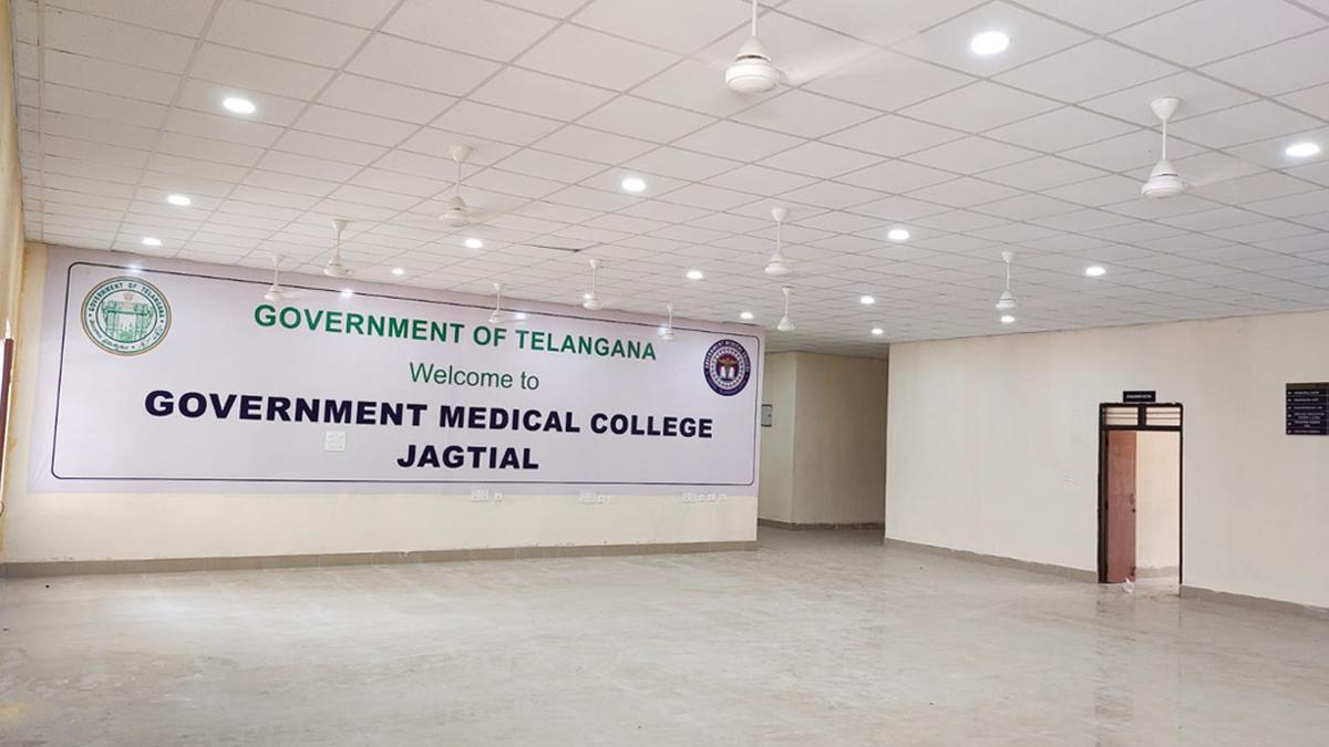 GMC Jagtial medical students launch indefinite protest over infrastructure delays