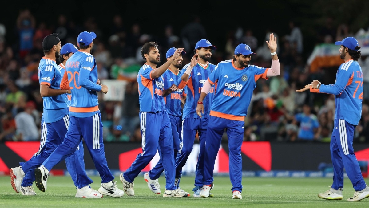 Bhuvneshwar Kumar breaks 1,434-day drought but costly spell aids New Zealand fightback