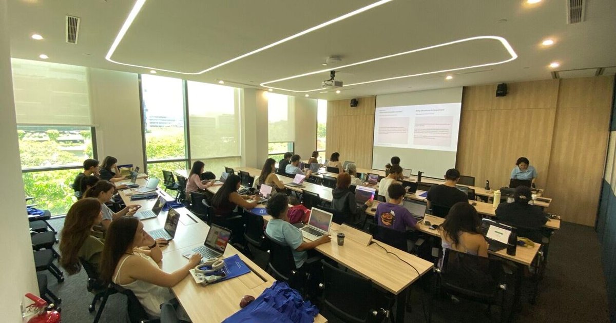 Mid-career professionals retool with AI skills to stay competitive