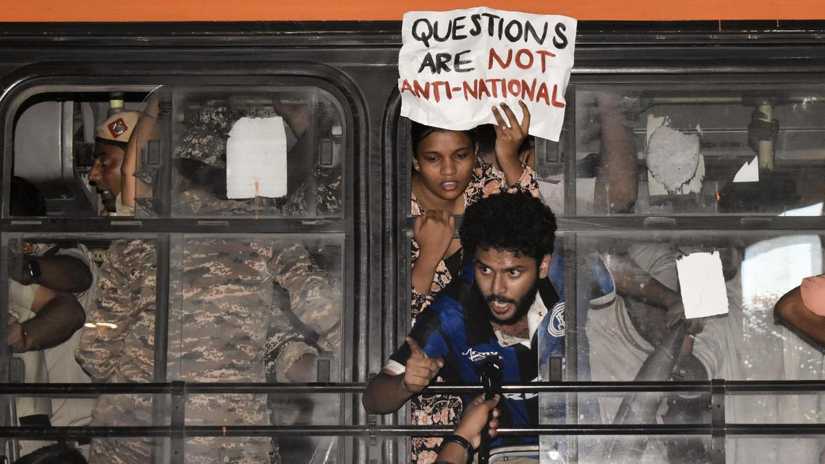 Legal experts question mass detention tactics used on Delhi protesters