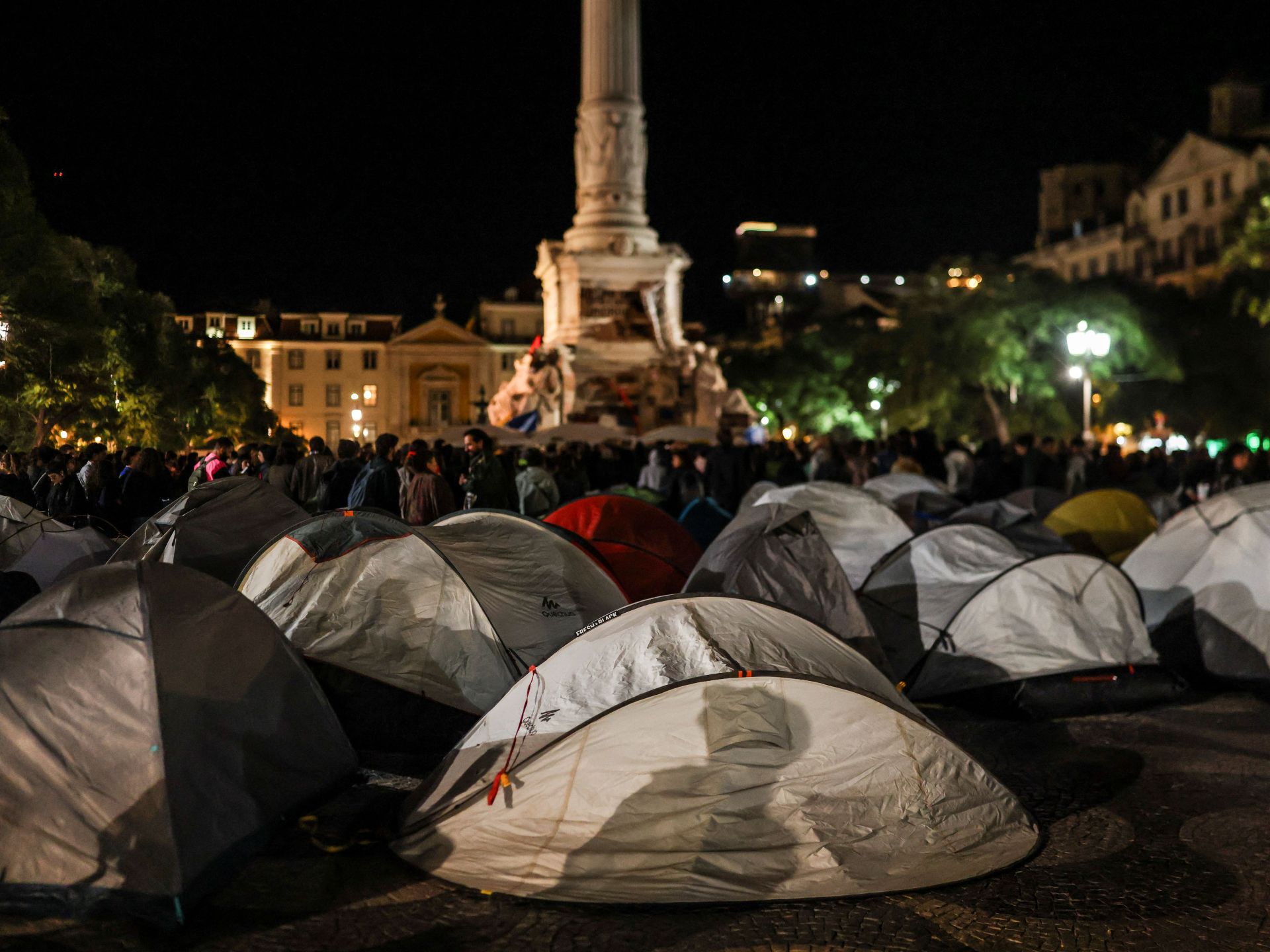 Portuguese activists rebuild protest camps after police clearance