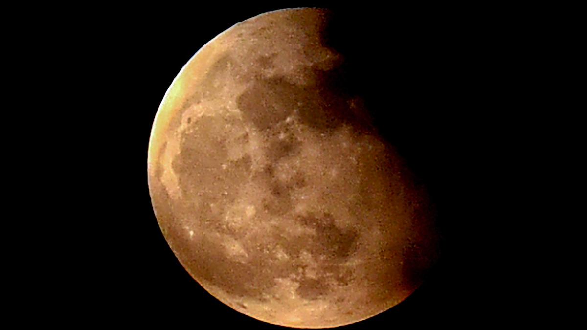 Lunar Eclipse Set for August 2026: Visibility Guide for South Asia