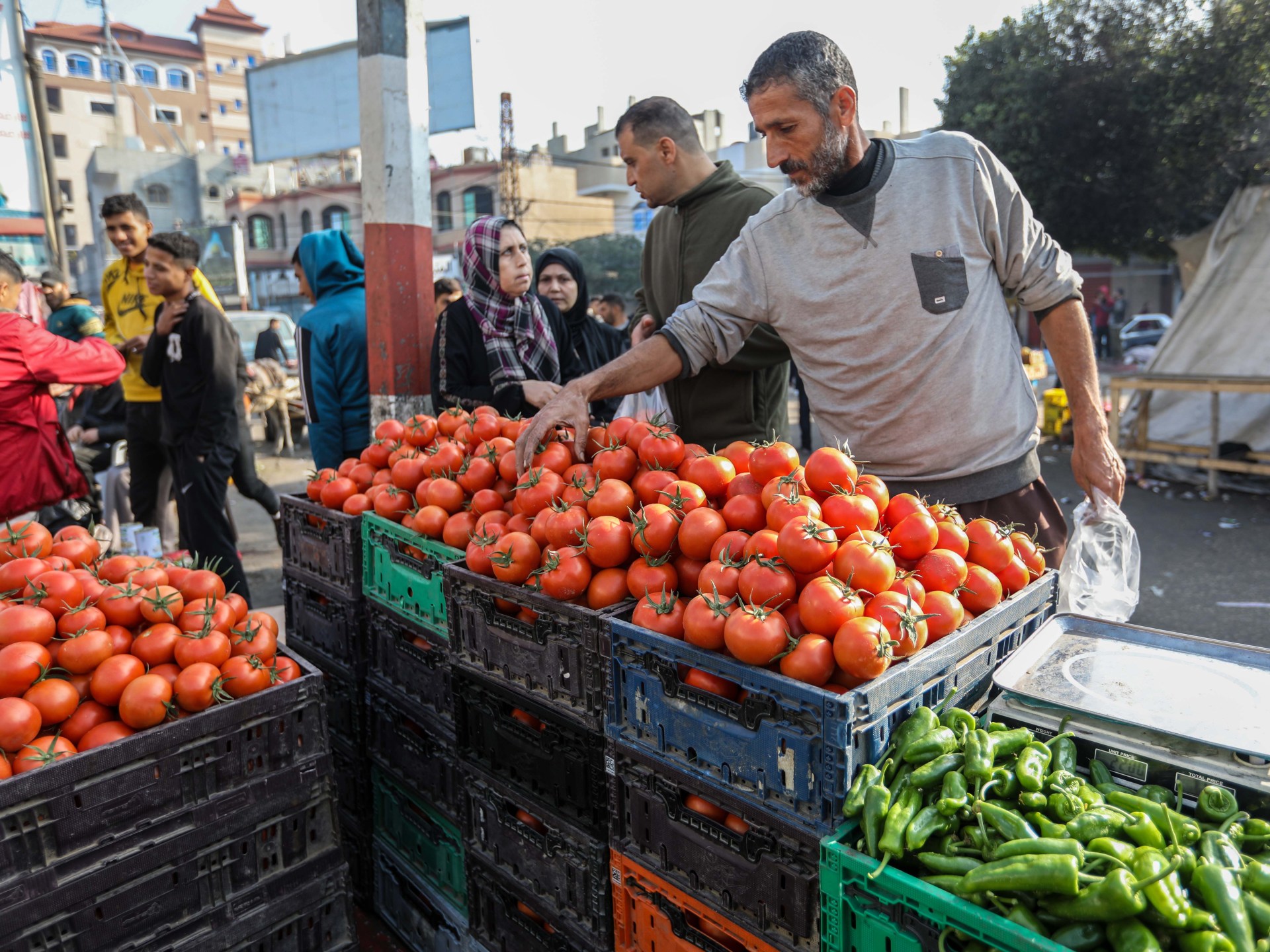 Israel restricts commercial goods flowing into Gaza amid supply crisis