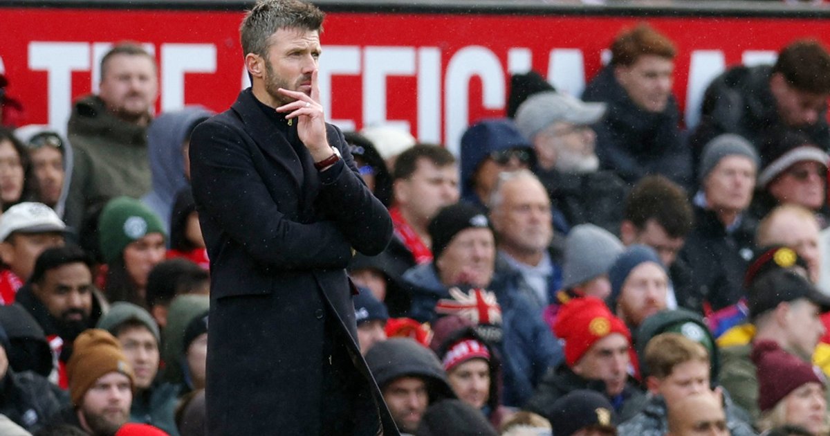 Carrick faces defining Chelsea test as United fights relegation battle