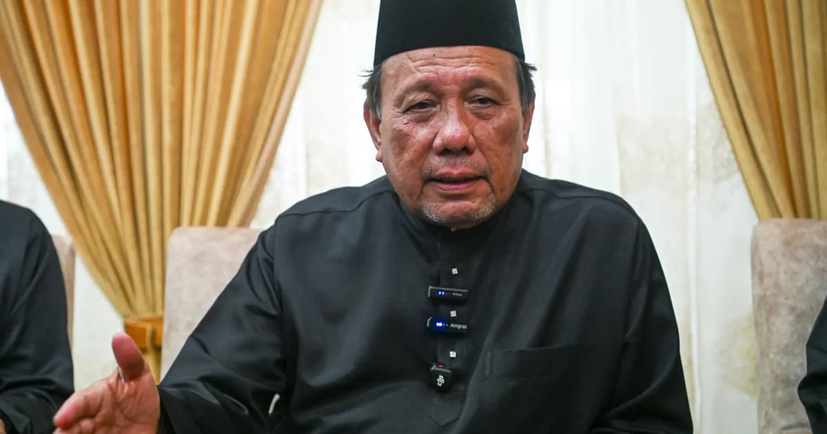 Menteri Besar Negeri Sembilan Adakan Pertemuan Tiga Jam dengan Tuanku Muhriz