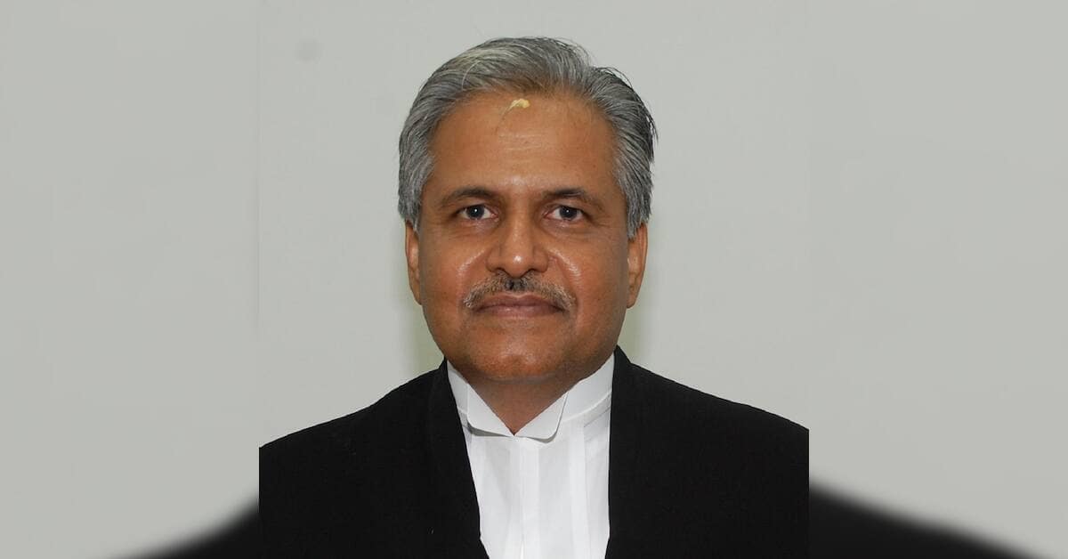 Merchant bankers must maintain professional boundaries with clients: SAT