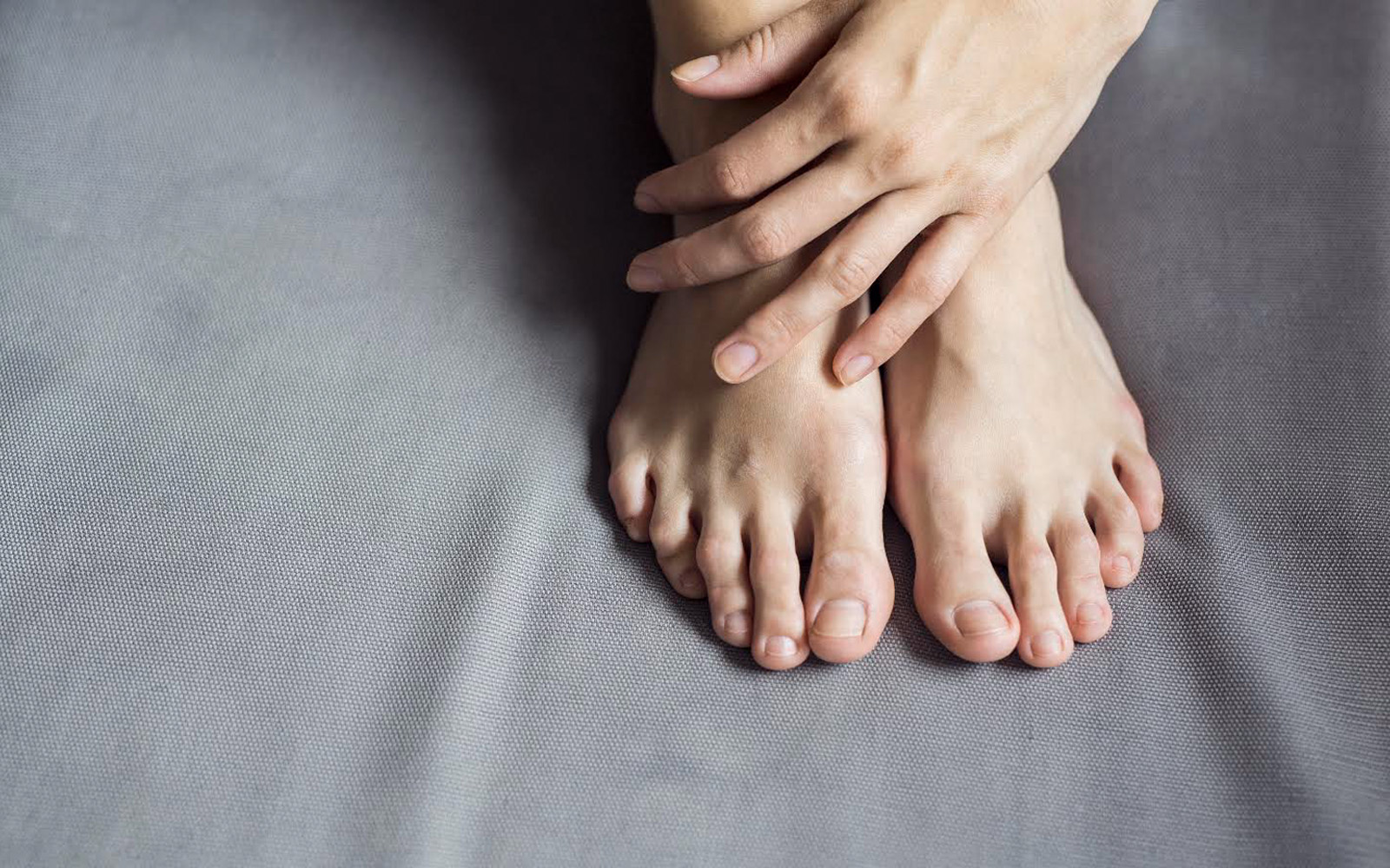 Persistent Cold Extremities May Signal Circulatory Problems, Doctors Warn