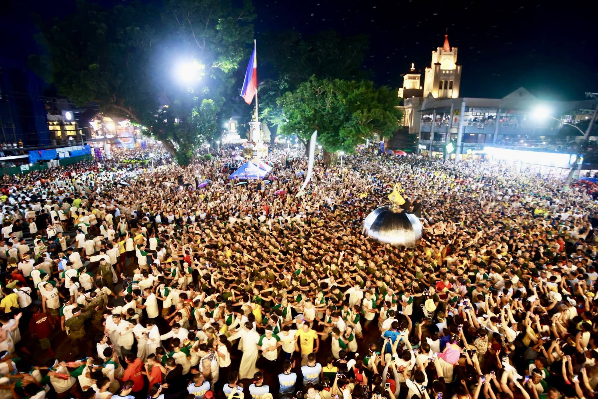 Peñafrancia procession draws hundreds of thousands amid tight security