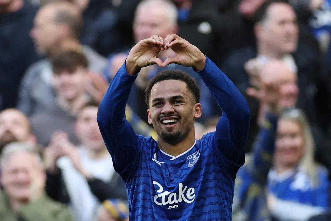 Premier League clubs break summer transfer spending record again