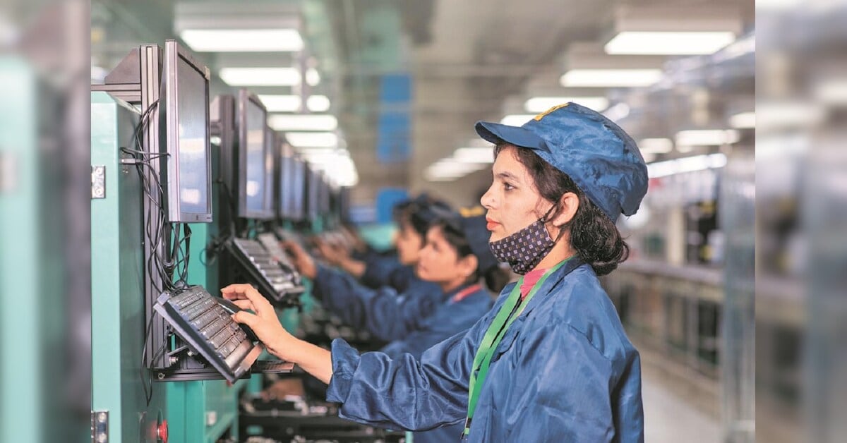 Digital skills gap keeps women out of India's booming platform economy