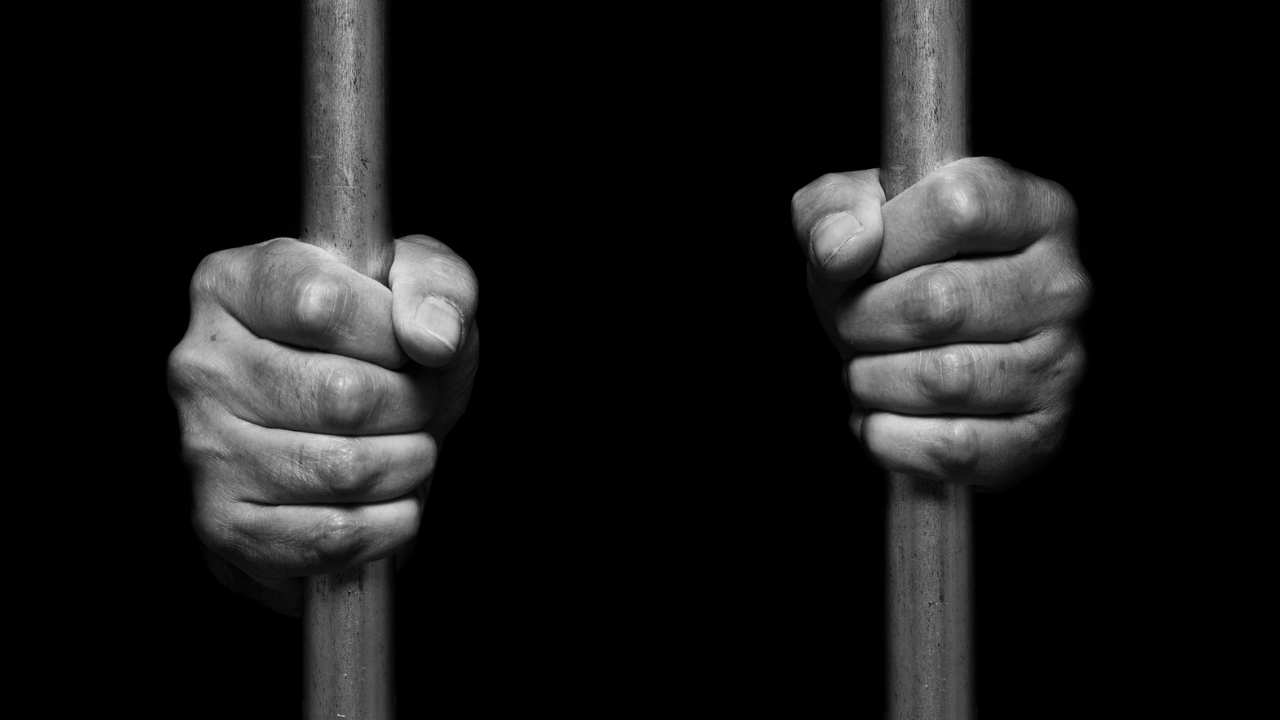 Suspected child trafficker arrested in Aurora; twins still missing