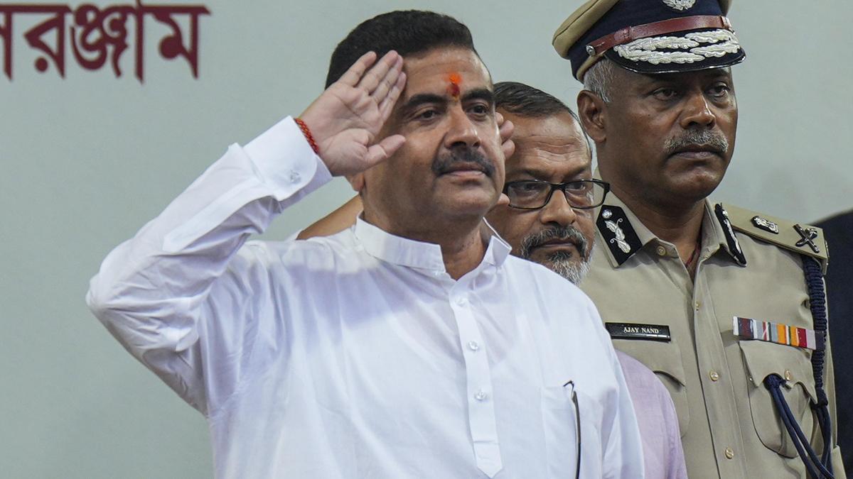 Bengal CM urges ministers to prioritize desk work over street activism