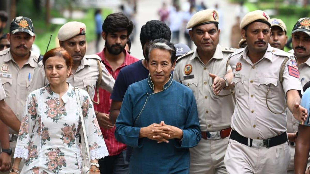 लद्दाख कार्यकर्ता सोनम वांगचुक ने न्यायिक पैनल की रिपोर्ट में देरी की आलोचना की