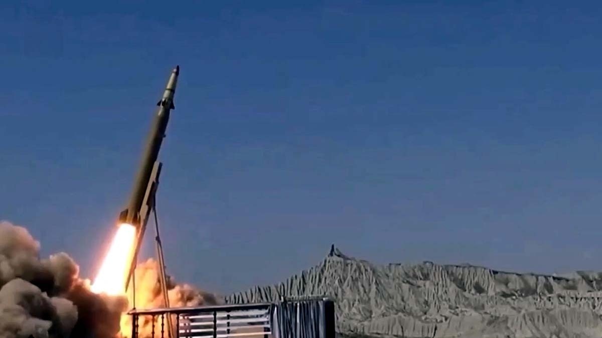 U.S. Navy Withdraws Ships From Iranian Waters Over Missile Threat