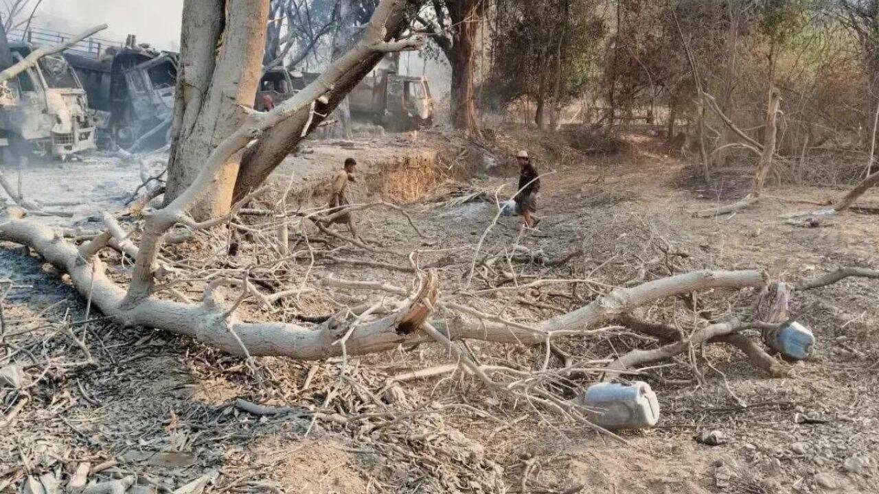 म्यांमार सेना के हमले में बौद्ध मठ पर बरसी गोलियां, 14 की मौत