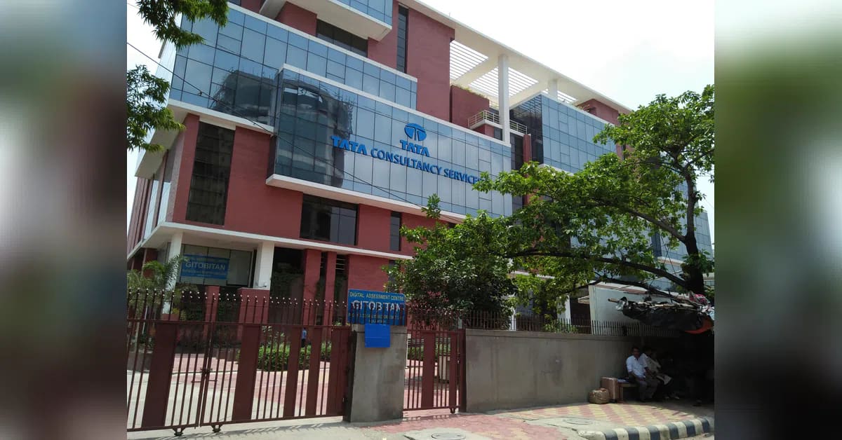 FMCG, PSU banks prop up Indian markets amid IT sector weakness
