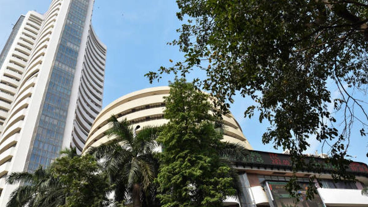 Indian equities retreat as oil prices remain elevated, tech stocks slide