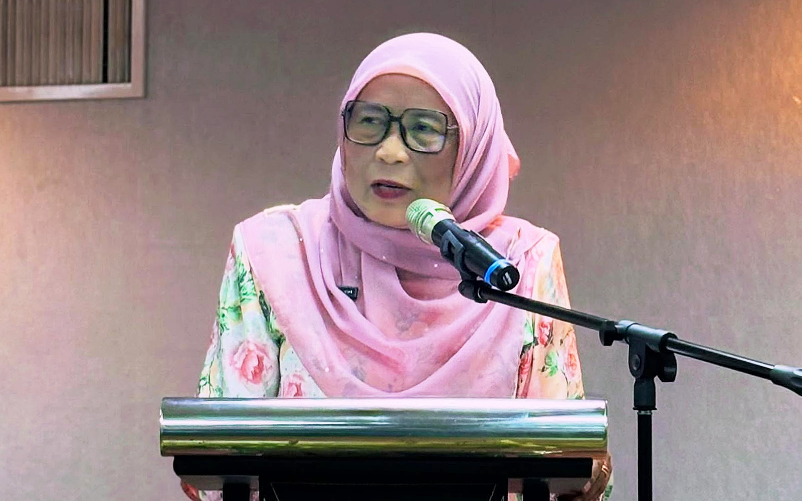 Umno Women Chief Denies Blocking Candidate in Pengkalan Batu Race