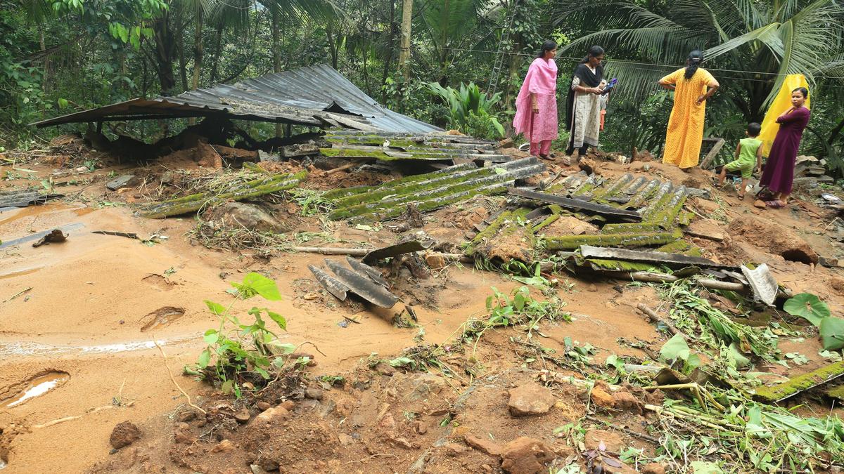Landslide victims' remains returned to families in Kerala district