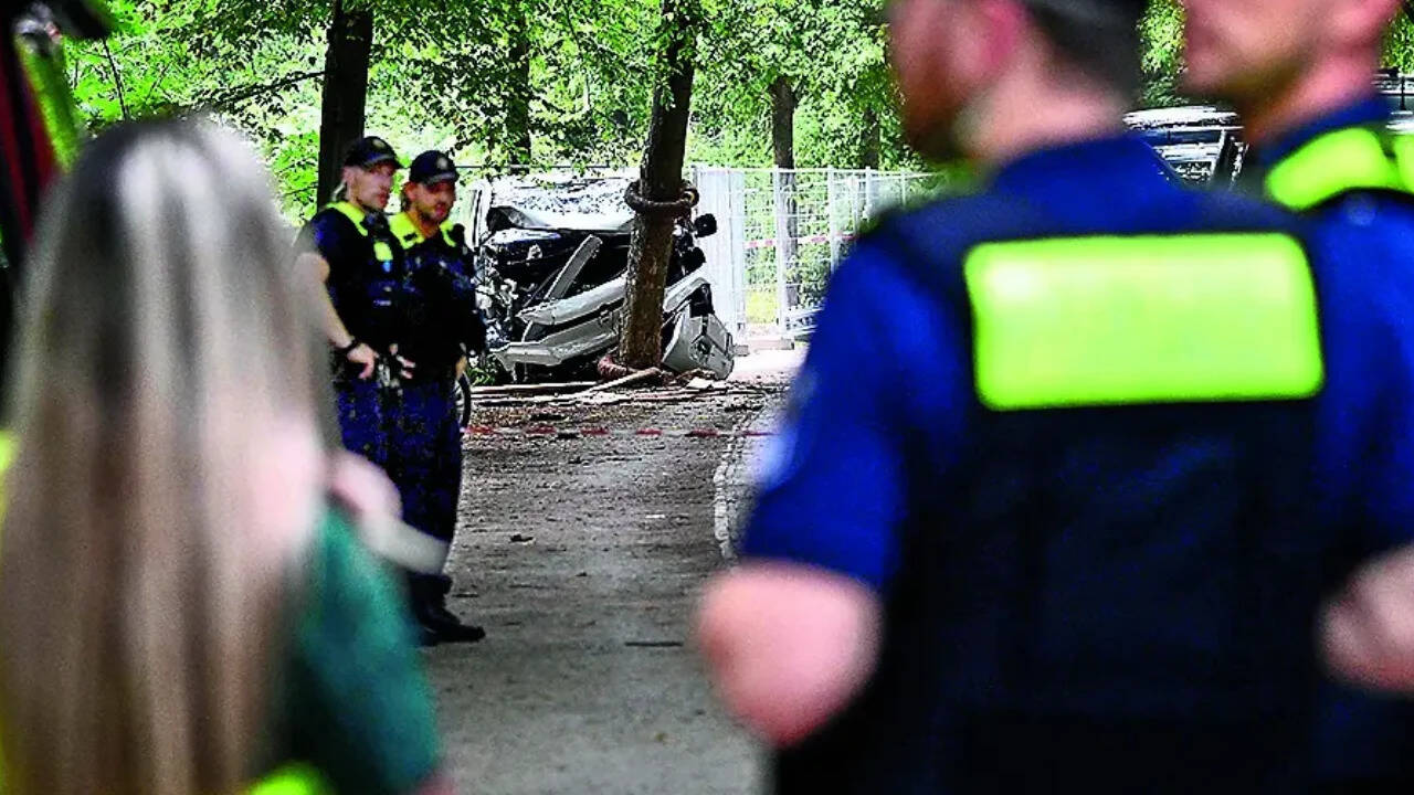 Explosion at German railway station injures two people