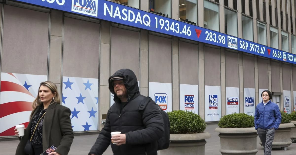 Tech-led rally fades as markets brace for Fed chair's Jackson Hole speech