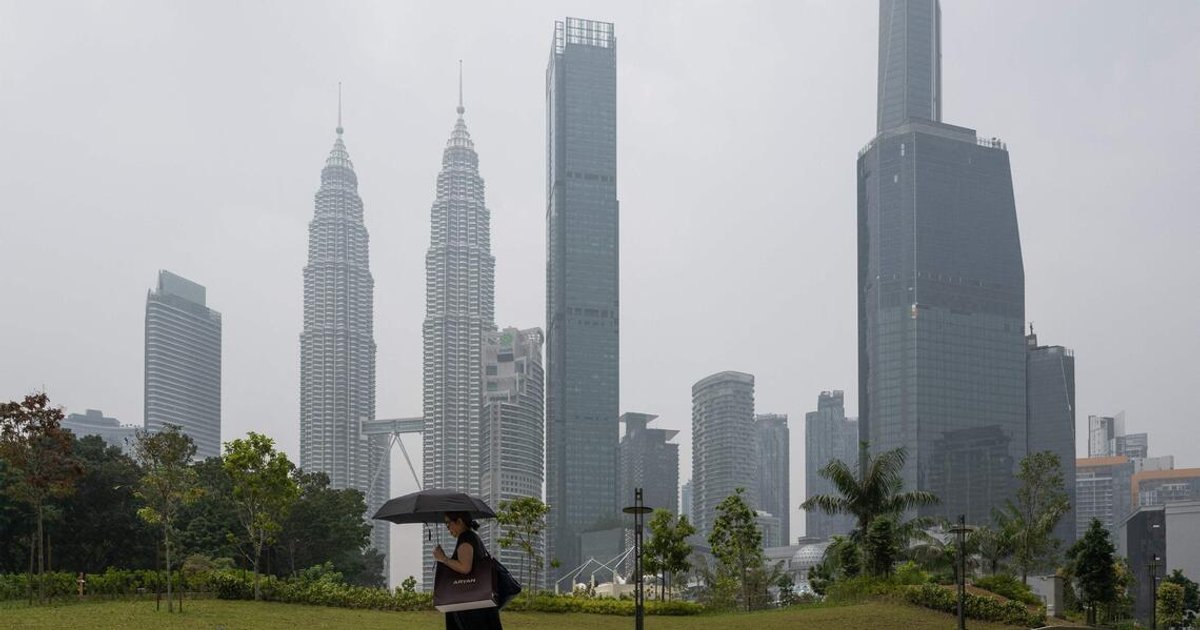 Malaysian schools shut as haze blankets multiple states