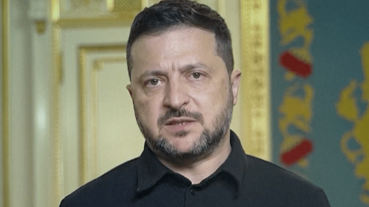 Zelenskyy warns airlines as Ukraine expands drone operations into Russia
