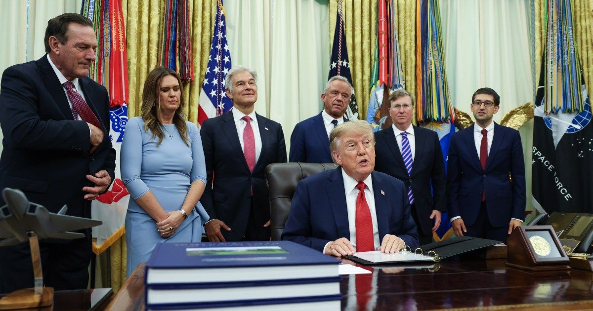 Legal experts question Trump's authority to ban media outlets from White House