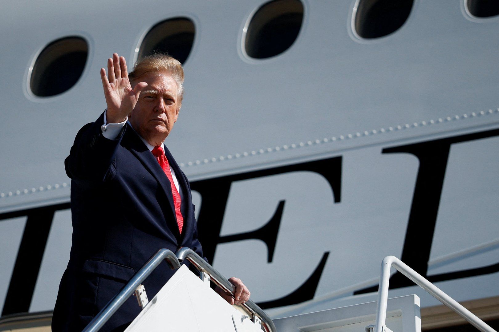 Trump claims both Putin and Zelenskyy seek end to Ukraine conflict