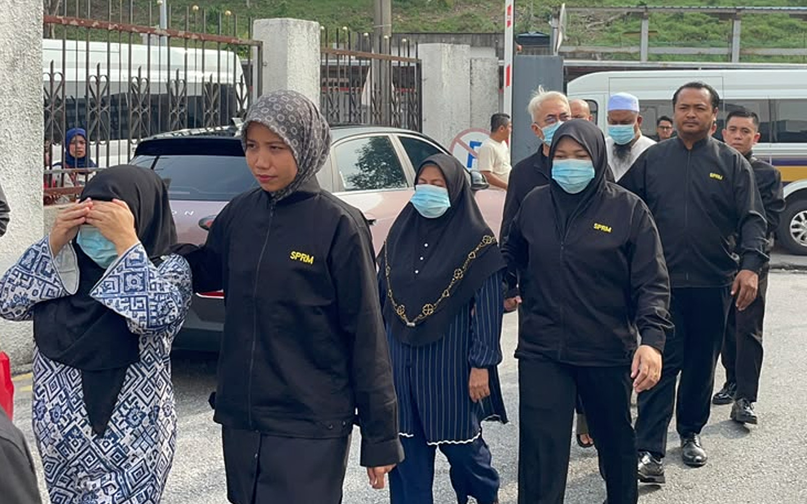 Dua pegawai direman atas tuduhan terima rasuah RM1 juta lindungi pekerja asing