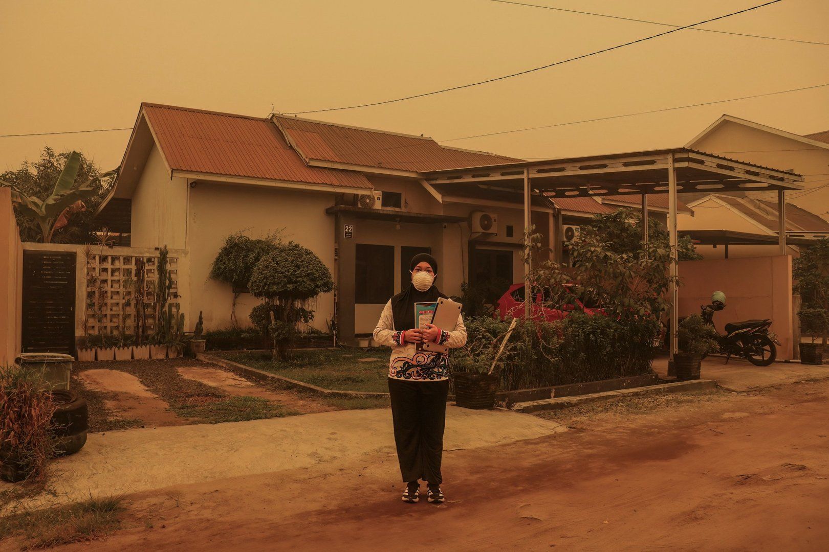 Indonesian wildfire haze wreaks economic and health havoc across region