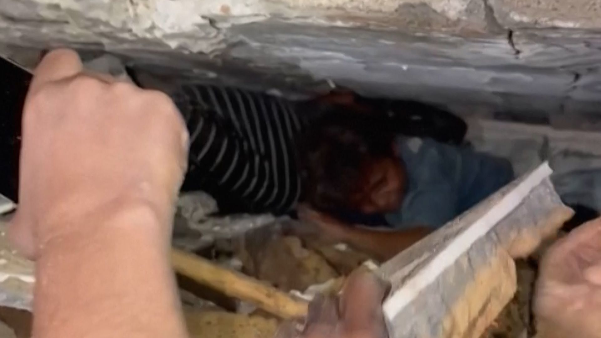 Rescue teams comb Gaza ruins following building collapse