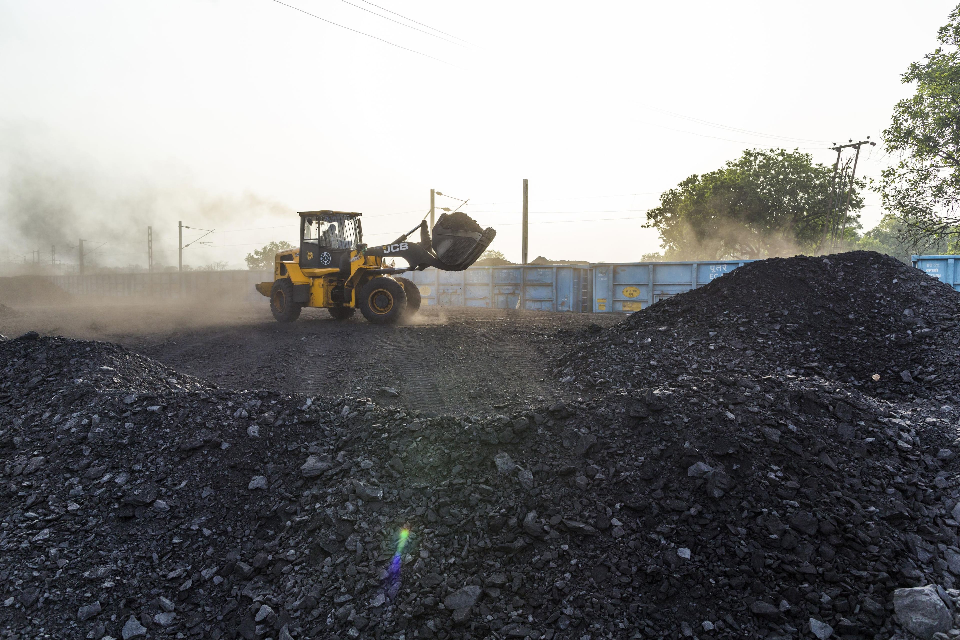 Coal India shares dip despite strong Q2 profit surge, analysts remain bullish