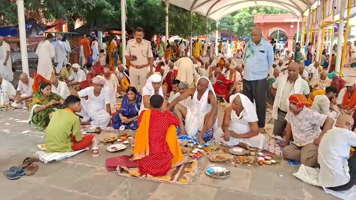 Record pilgrim numbers at Gaya's annual ancestral rites festival