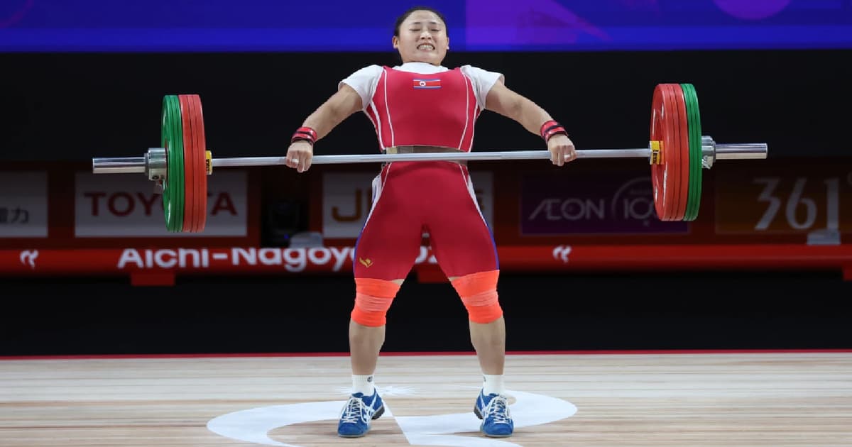 Atlet angkat besi Korea Utara cipta tiga rekod dunia, raih emas Sukan Asia