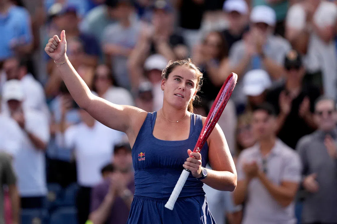 Navarro defeats Muchova to advance at US Open