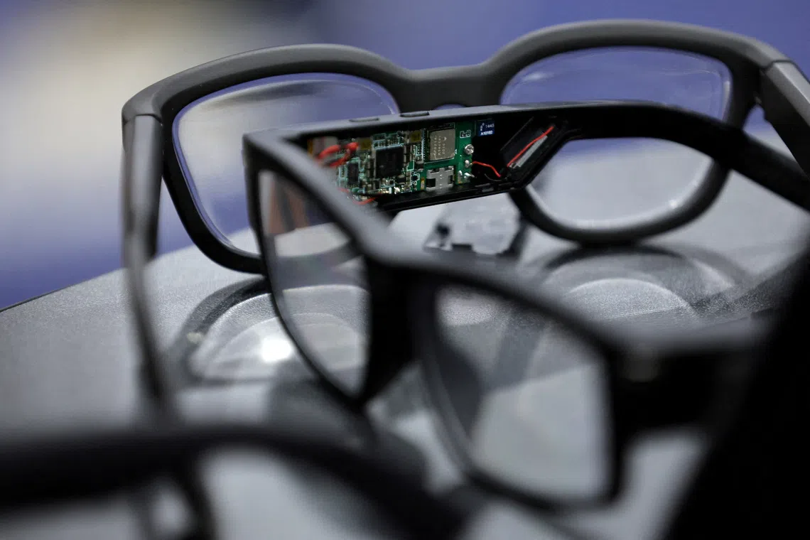 Australia mulls first-ever ban on smart glasses in government offices