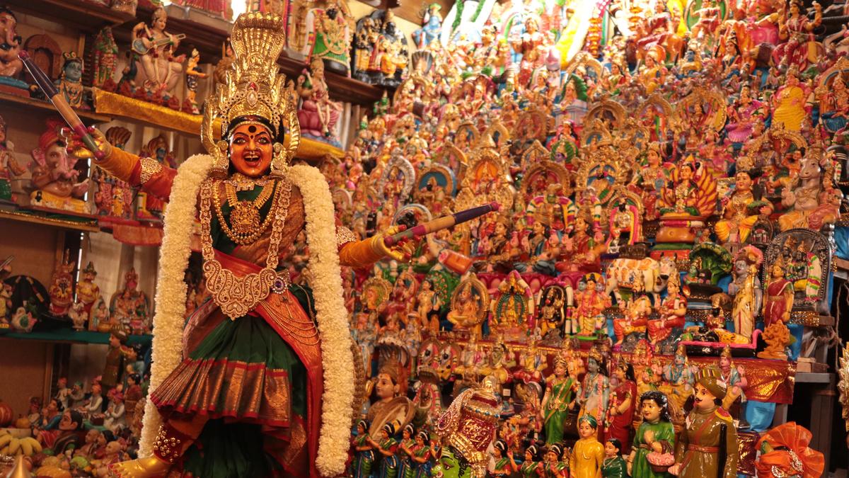 तिरुवनंतपुरम में बोम्मगोलू प्रदर्शनी: दस हजार से अधिक पुतलियों का विशाल संग्रह