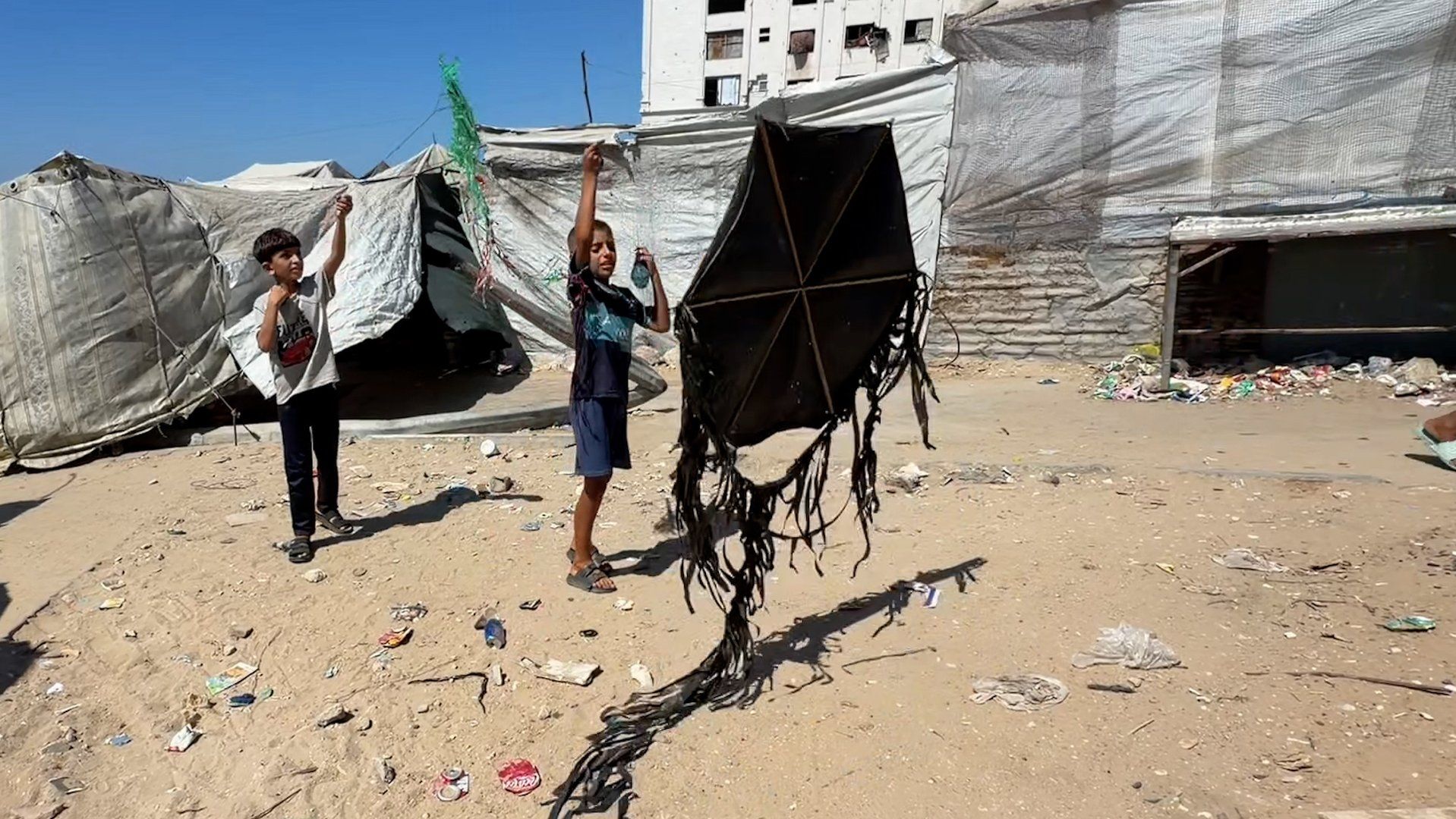 Gaza children abandon kites after Israeli military warning