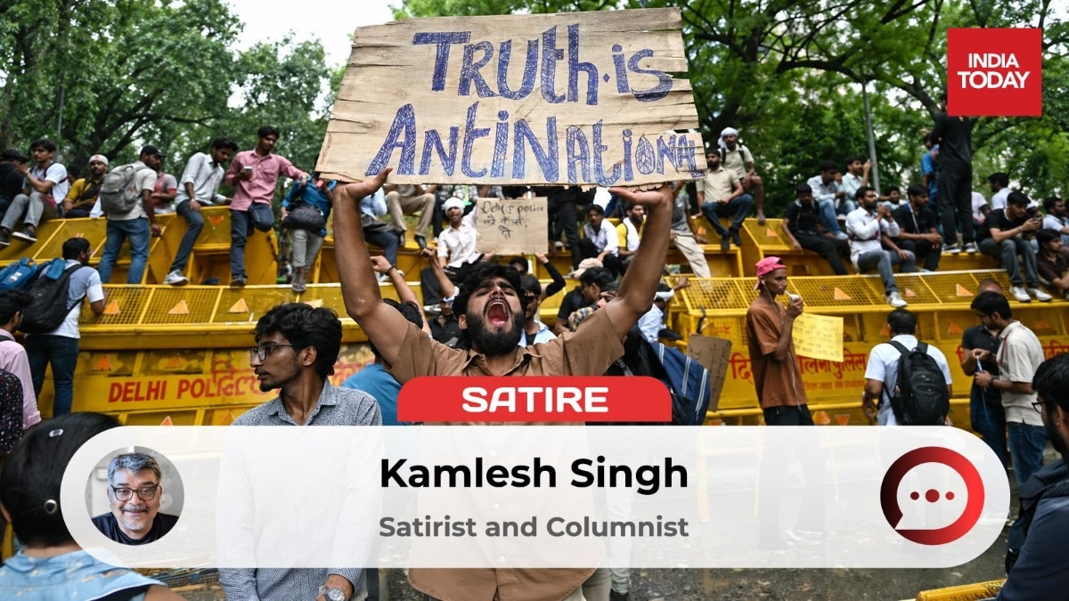सोशल मीडिया ने लोकतंत्र की खामियों को उजागर किया