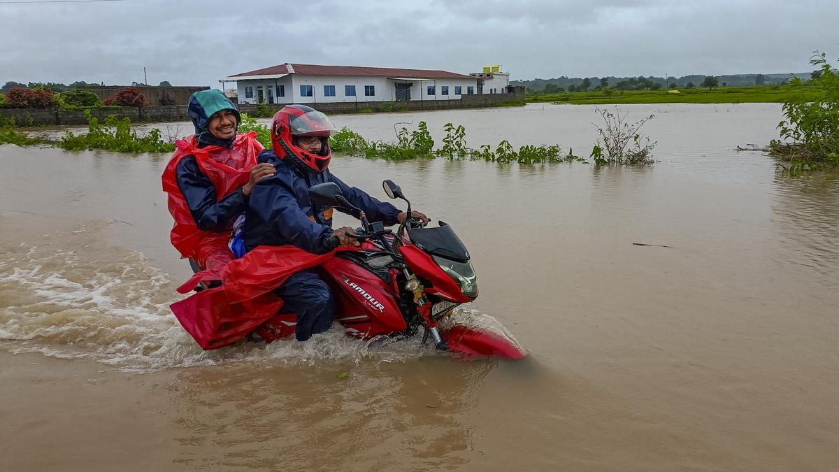 Chhattisgarh shuts schools as torrential rains trigger flood alert