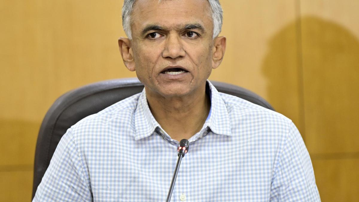 Bengaluru to Deploy 4,900 High-Capacity Garbage Vehicles with GPS Tracking