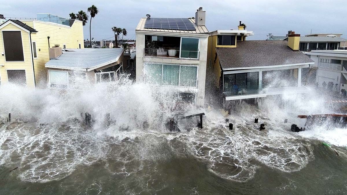 Tropical Storm Rachel batters California coast, displacing residents