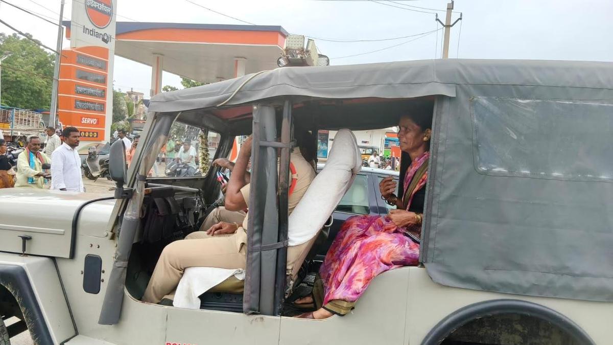 कडप्पा जिले में पुलिस ने लापता बच्चों को माँ से मिलाया