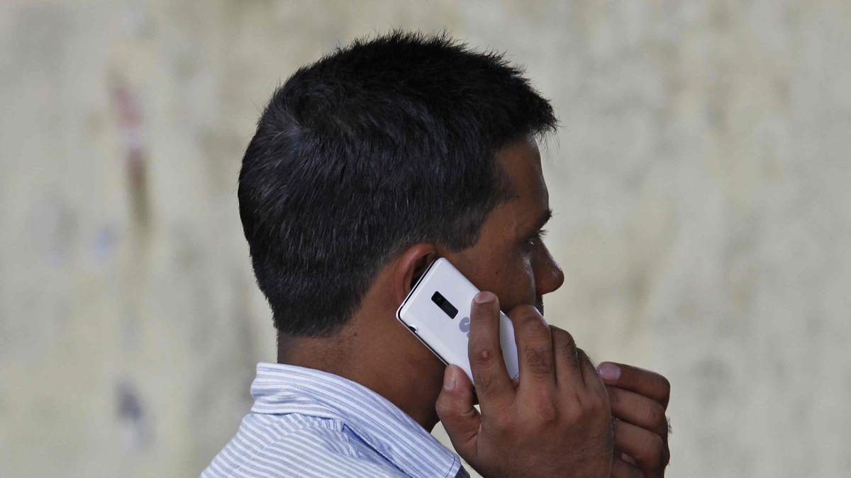 नवंबर से टेलीकॉम ऑपरेटर आने वाली कॉलों का नाम दिखाएंगे